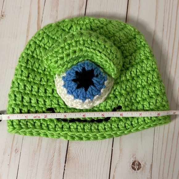 Green Monster Eye Kids Crochet Hat - Picture 3 of 7
